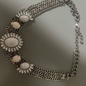 Statement necklace wore once.fashion jewelry